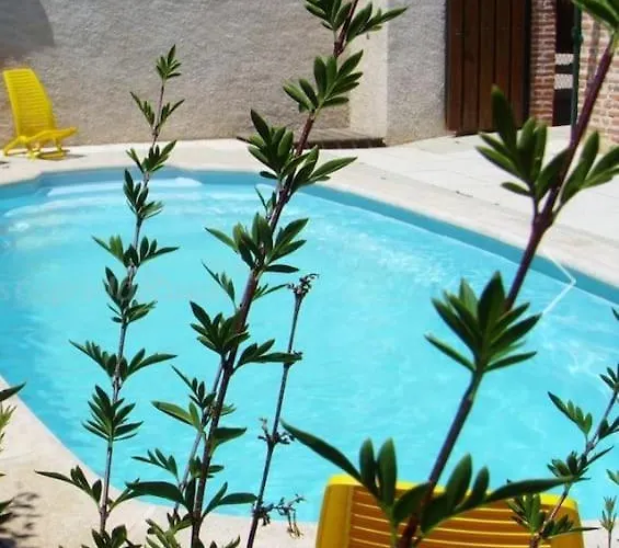 Blason Conde De Castro 度假居 *