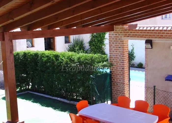 Blason Conde De Castro 度假居 *