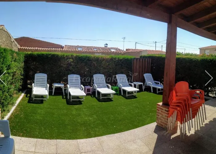 Blason Conde De Castro 度假居 *